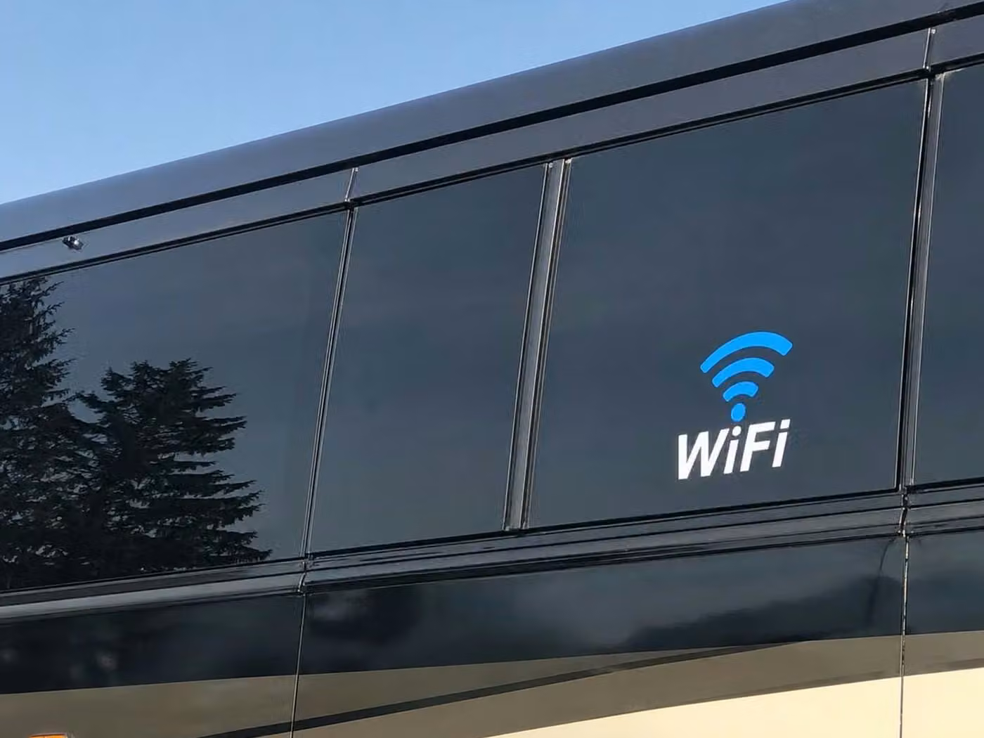 los altos 20 passenger minibus wifi