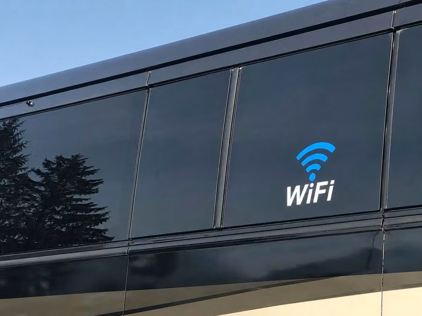 los altos 25 passenger minibus wifi