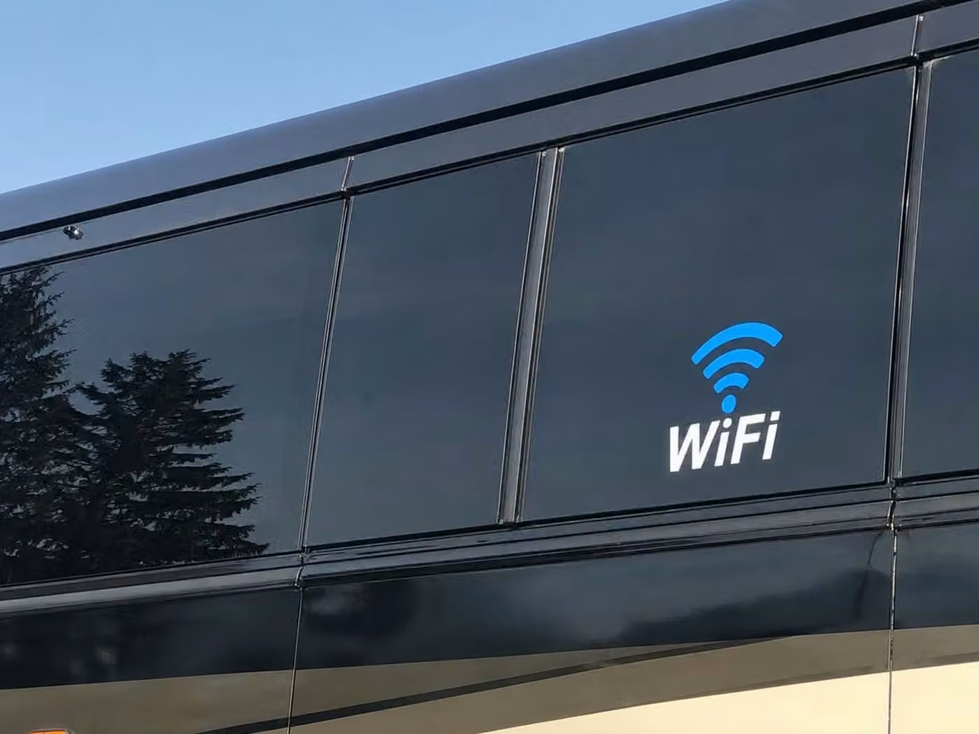 los altos 56 passenger charter bus wifi