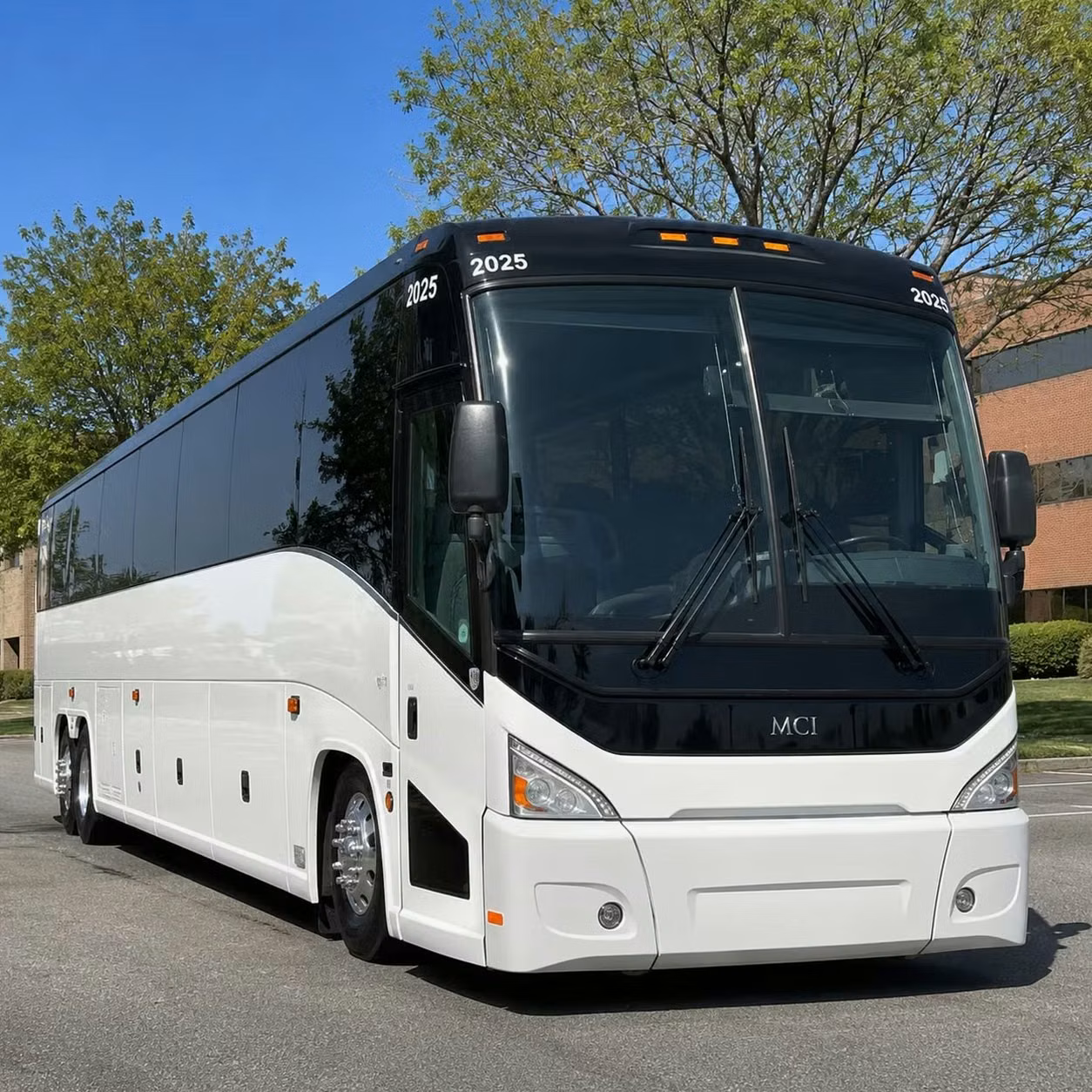 los altos bus rentals for corporate meetings and team dinners